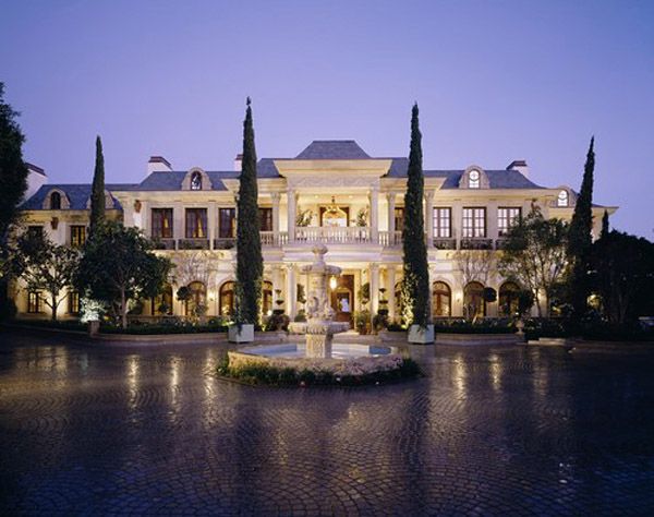 Photo of mansion